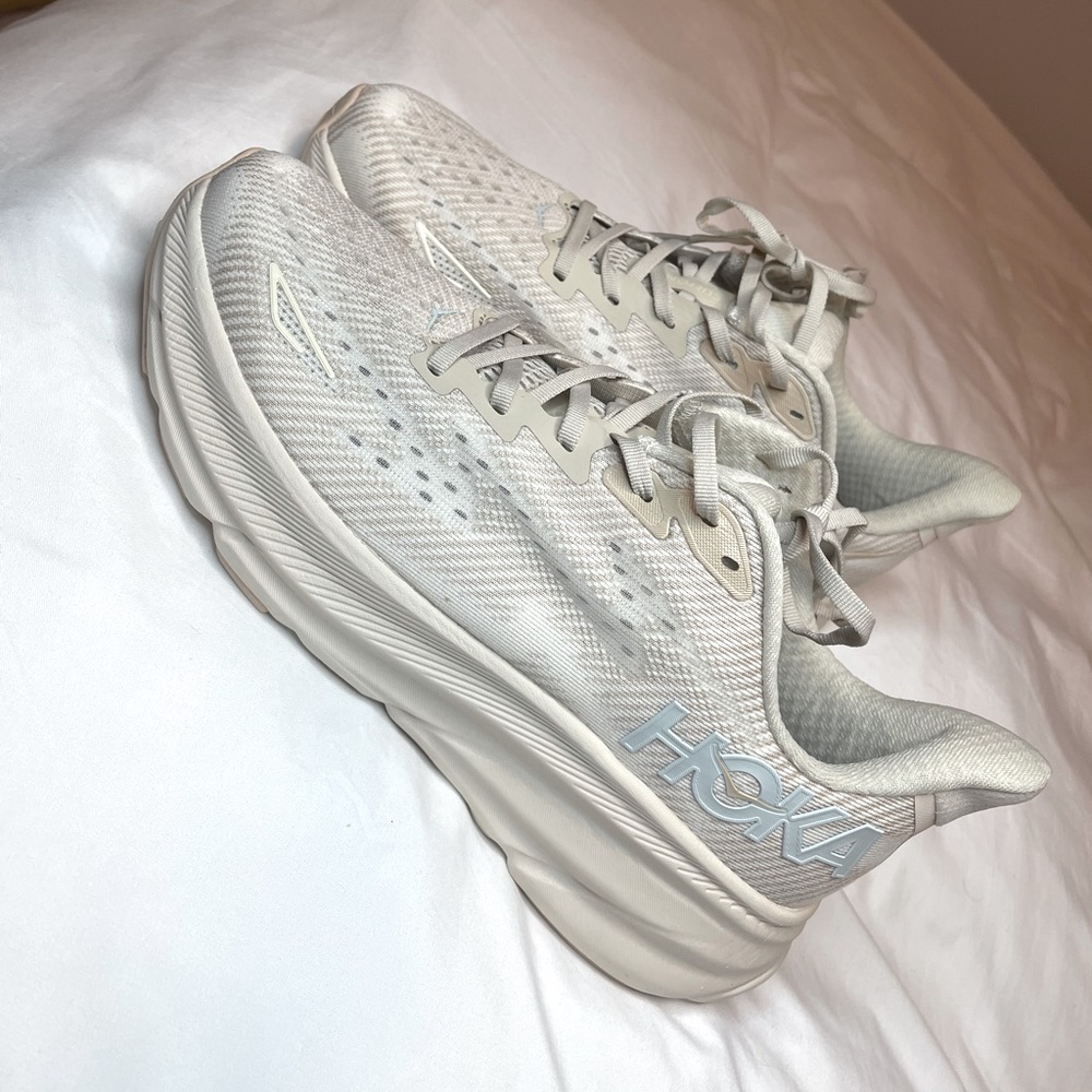 BRAND NEW Clifton’s women’s 10